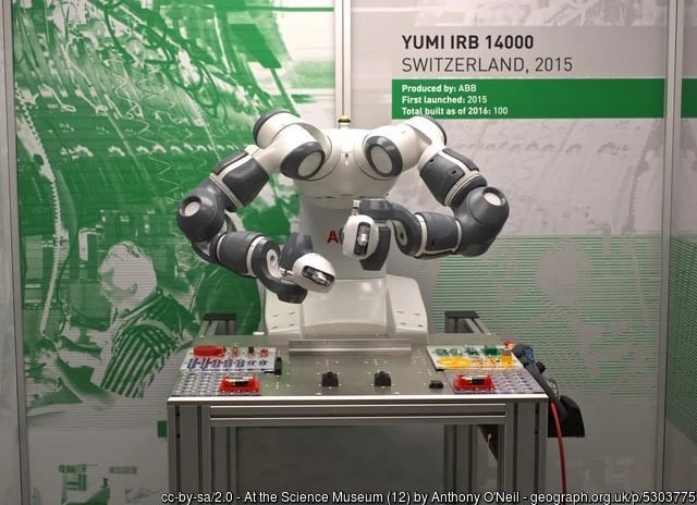 N_robot_ABB-YuMi_CC-Anthony-ONeil_640