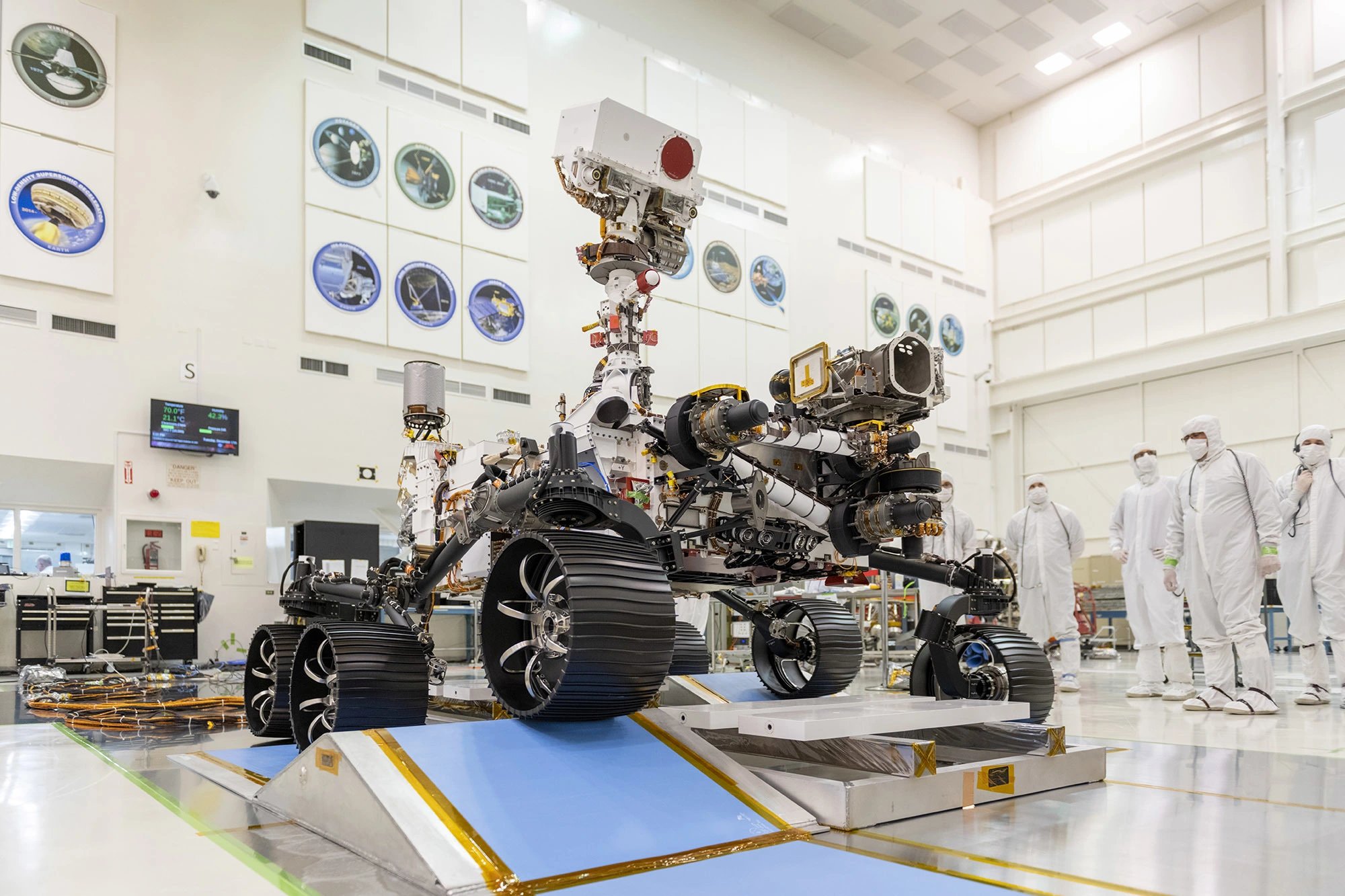 mars-2020-rover_05_lab