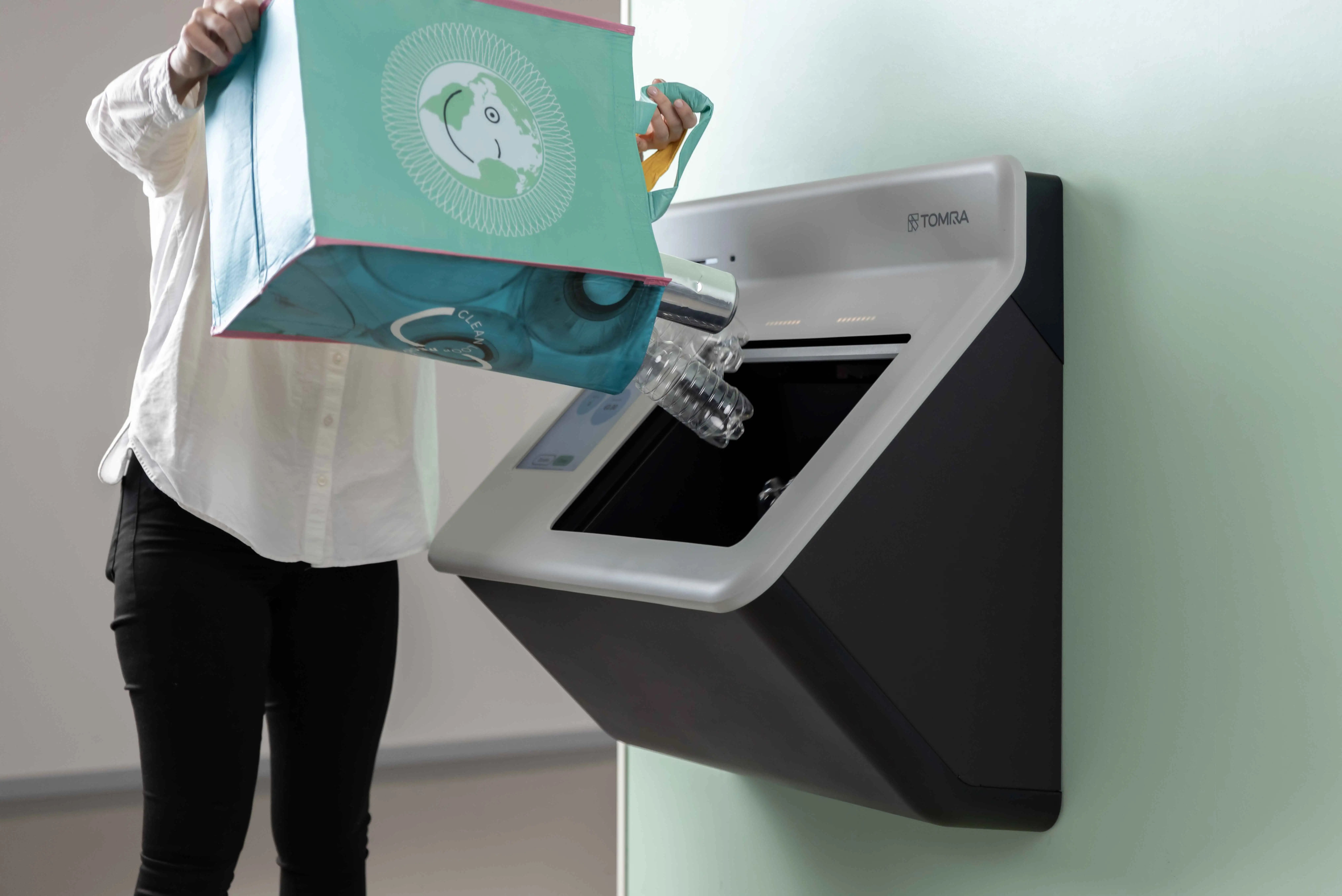 TOMRA_multifeed_R2_CustomersAndProducts_TC_5D4A0348_Unlimited_LOW