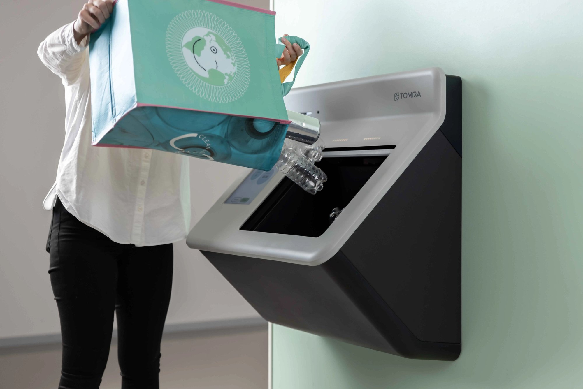 TOMRA_multifeed_R2_CustomersAndProducts_TC_5D4A0348_Unlimited_LOW