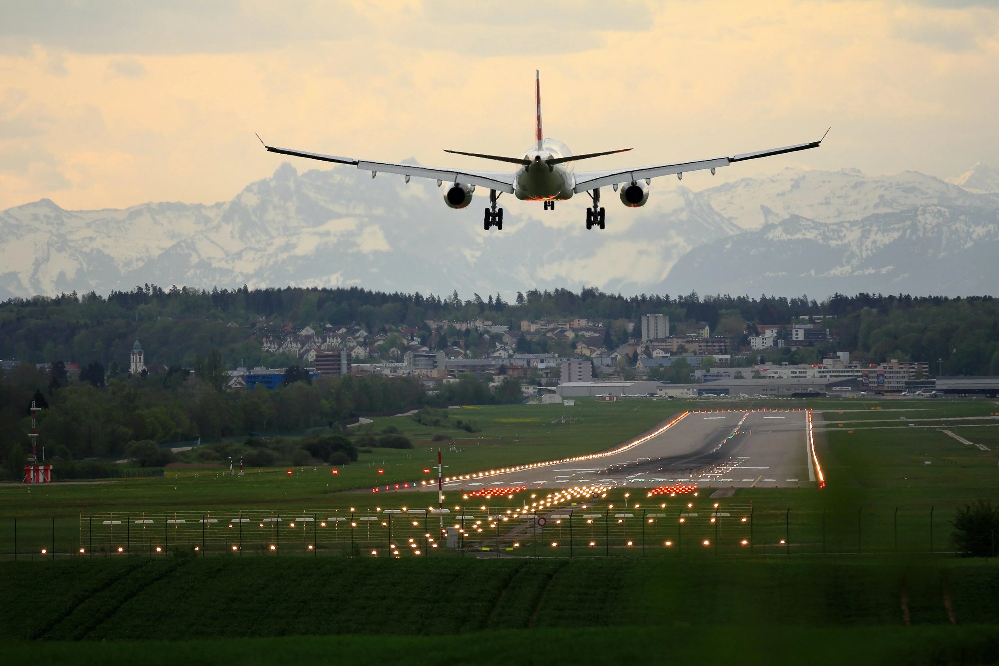 i_flyplass_pascal-meier-UYiesSO4FiM-unsplash